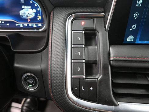 Used 2023 Chevrolet Suburban RST w/ Luxury Package image 17