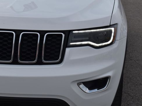 Used 2022 Jeep Grand Cherokee Laredo X image 16