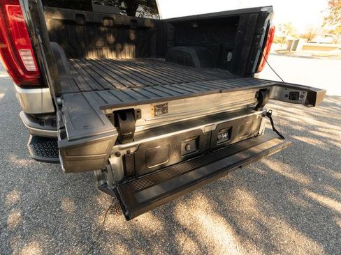 Used 2024 GMC Sierra 1500 AT4 w/ Technology Package image 12