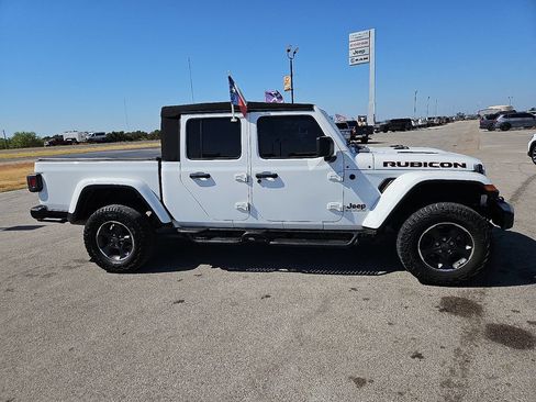 Used 2023 Jeep Gladiator Rubicon w/ Cold Weather Group AWD/4WD image 9