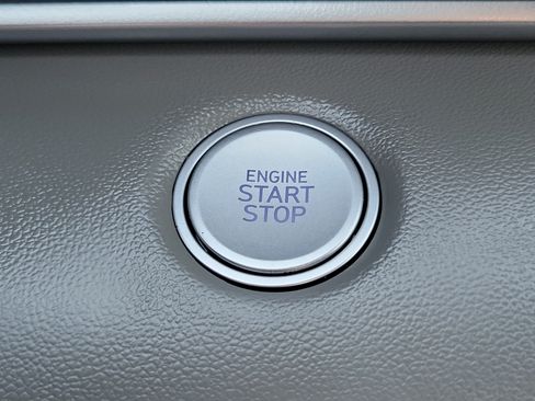 Certified 2025 Hyundai Elantra Sport FWD image 12