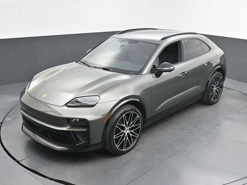 New 2026 Porsche Macan 4 Electric AWD/4WD image 27