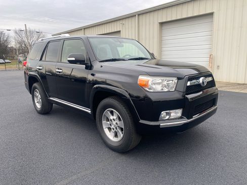 Used 2013 Toyota 4Runner Limited image 3