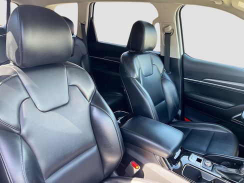 Used 2022 Kia Telluride LX FWD image 29