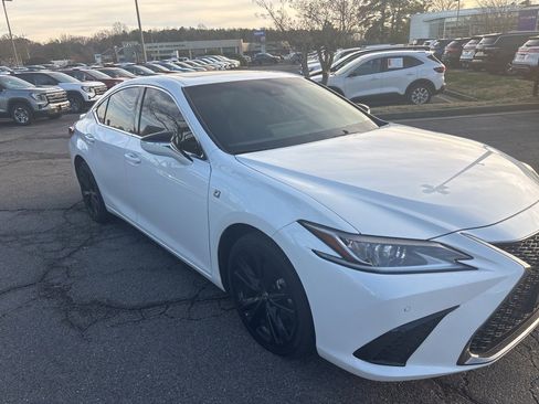 Used 2023 Lexus ES 350 F Sport image 4
