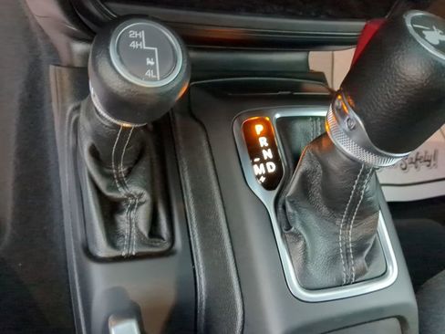 Used 2024 Jeep Wrangler Sport S image 16