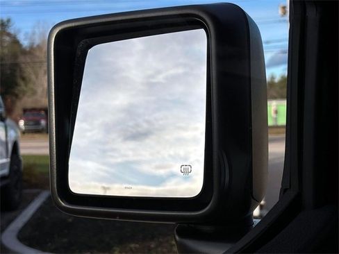 Used 2022 Jeep Wrangler Unlimited Sahara image 29