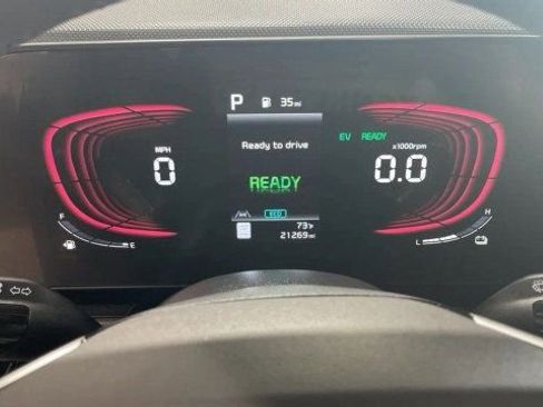 Used 2024 Kia Niro SX Touring image 20