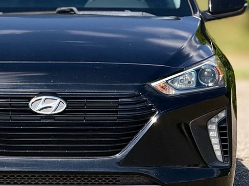 Used 2017 Hyundai Ioniq SEL image 12