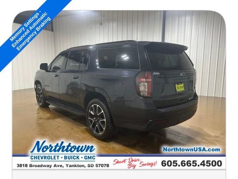 Used 2023 Chevrolet Suburban RST w/ Luxury Package image 3