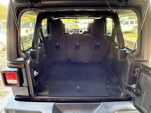 Used 2021 Jeep Wrangler Unlimited Islander image 29