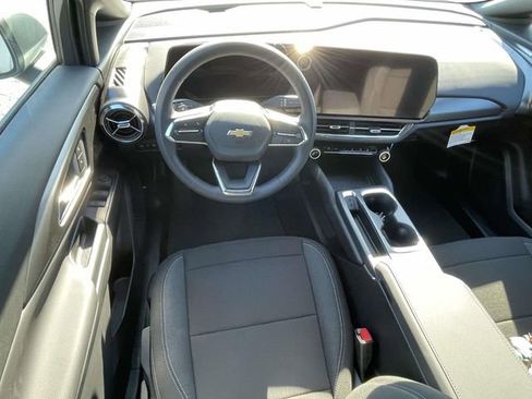 New 2026 Chevrolet Equinox EV LT image 10