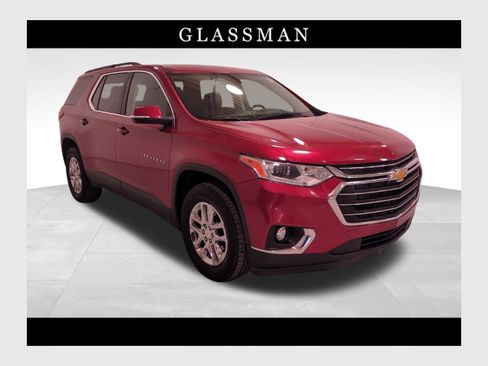 Used 2021 Chevrolet Traverse LT image 1