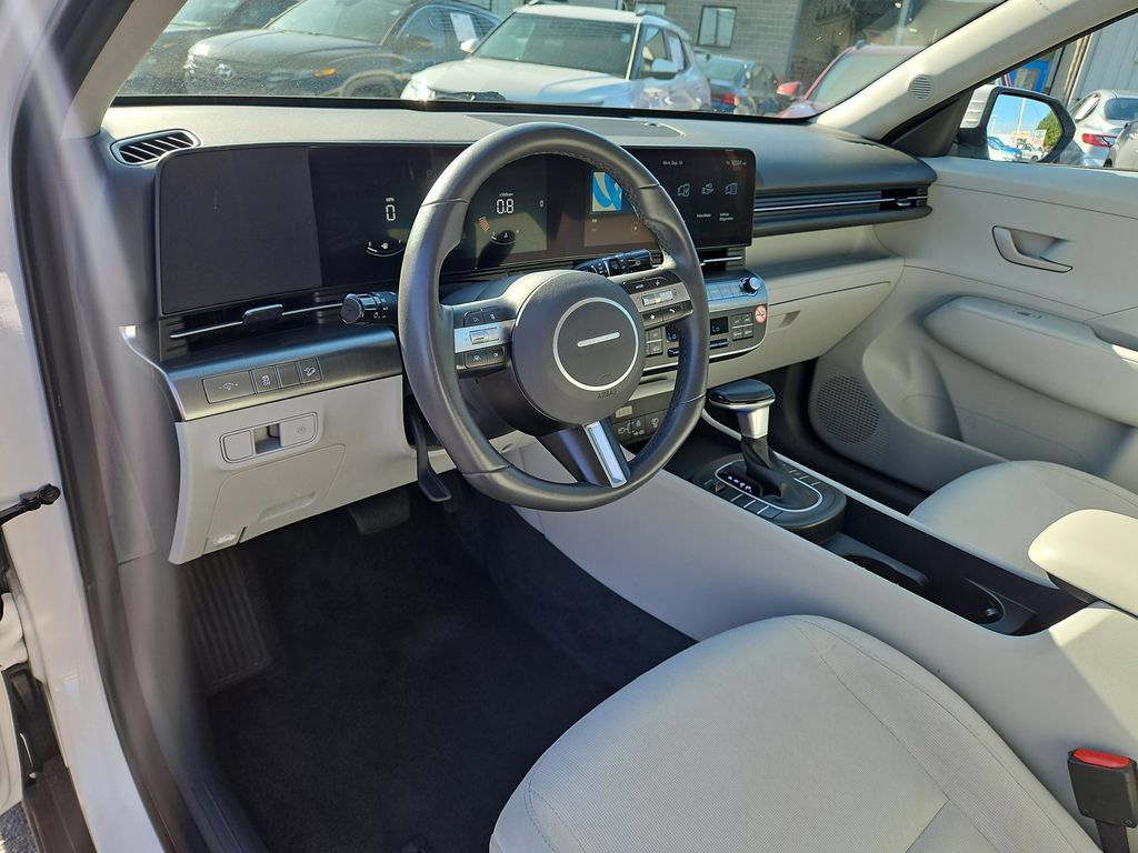 Used 2025 Hyundai Kona SEL FWD image 20