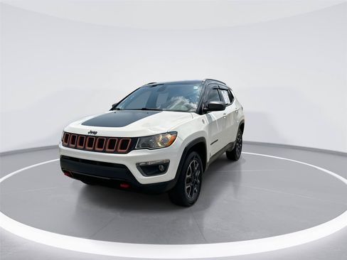 Used 2019 Jeep Compass Trailhawk w/ Cold Weather Group AWD/4WD image 4