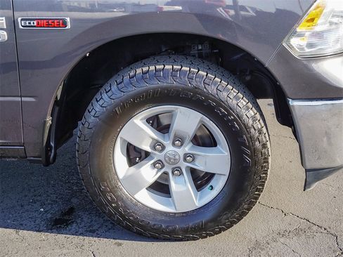 Used 2018 RAM 1500 Classic SLT image 11