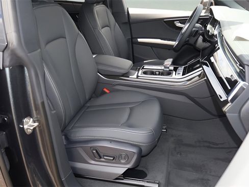New 2025 Audi Q8 Premium Plus image 18