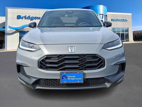 Used 2023 Honda HR-V Sport image 2