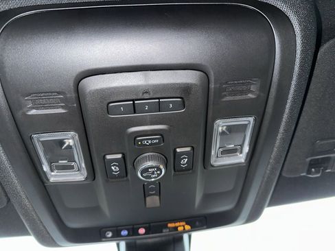 Used 2022 GMC Yukon XL Denali image 28