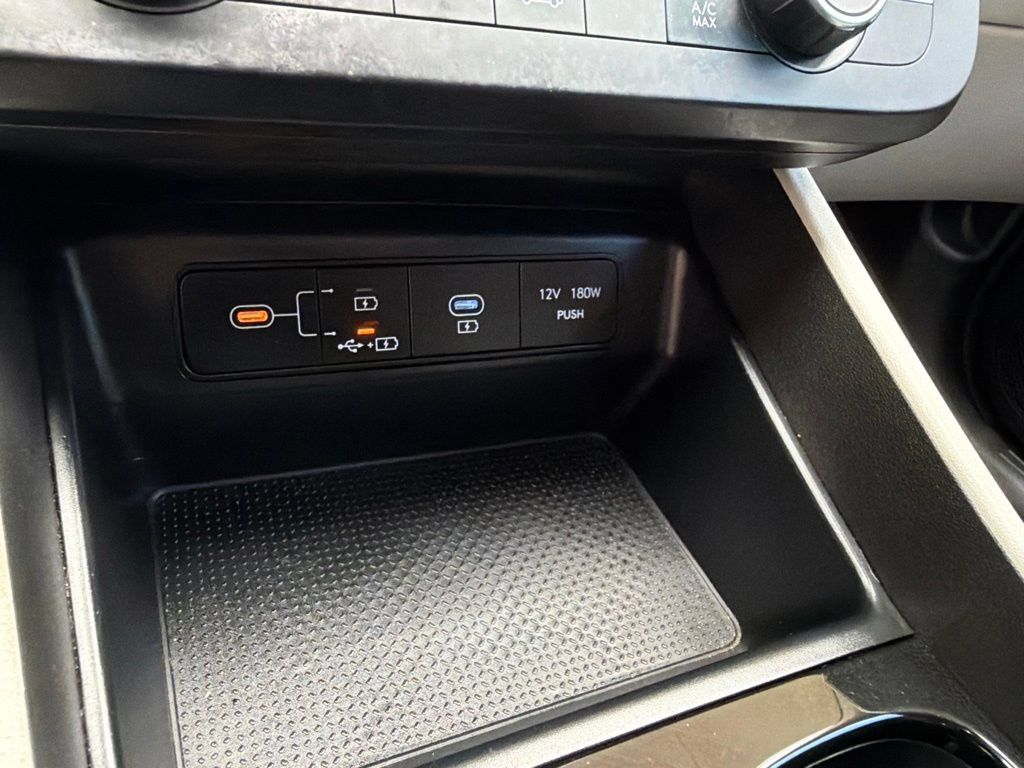 Used 2025 Hyundai Tucson SE FWD image 50