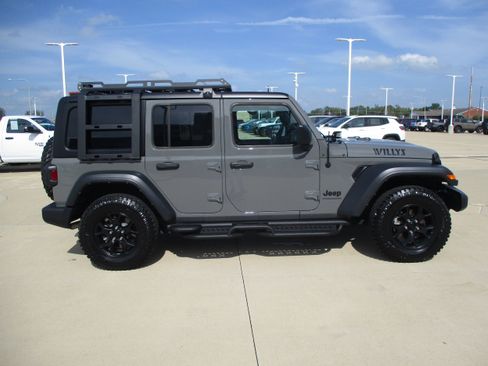 Used 2023 Jeep Wrangler Unlimited Sport AWD/4WD image 8