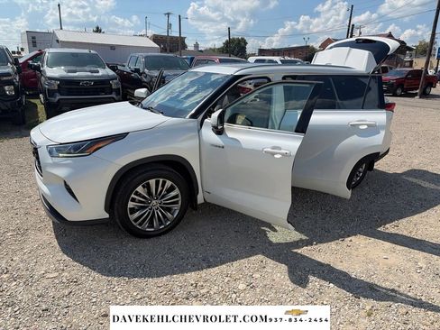 Used 2021 Toyota Highlander Platinum AWD/4WD image 22