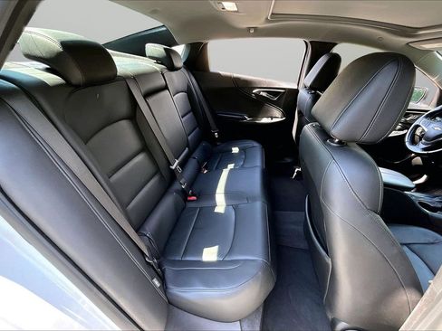 Used 2019 Chevrolet Malibu Hybrid w/ Leather Package FWD image 24