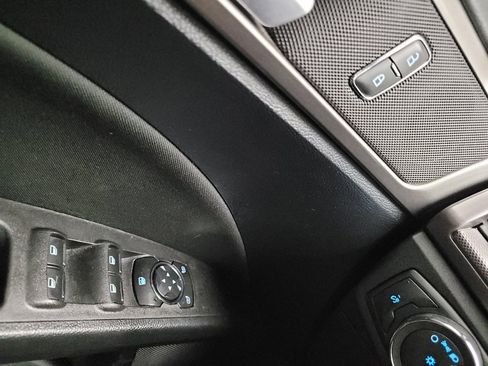 Used 2020 Ford Fusion SE FWD image 27