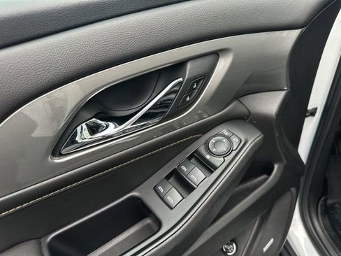 Used 2018 Chevrolet Traverse LT image 15