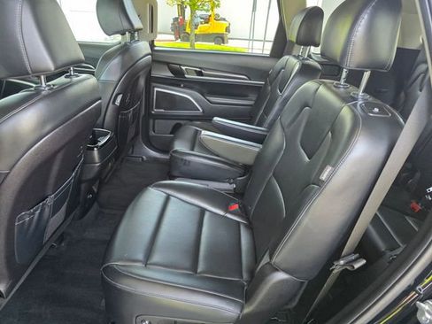Used 2025 Kia Telluride S AWD/4WD image 19
