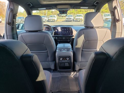 New 2026 Chevrolet Traverse RS w/ LPO, Floor Liner Package image 36