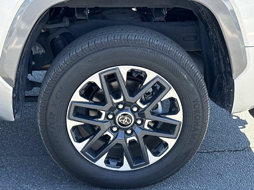 Used 2024 Toyota Tundra Limited AWD/4WD image 13