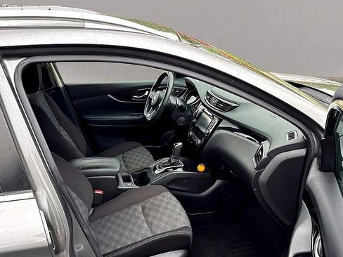 Used 2017 Nissan Rogue Sport SV w/ SV Premium Package image 15