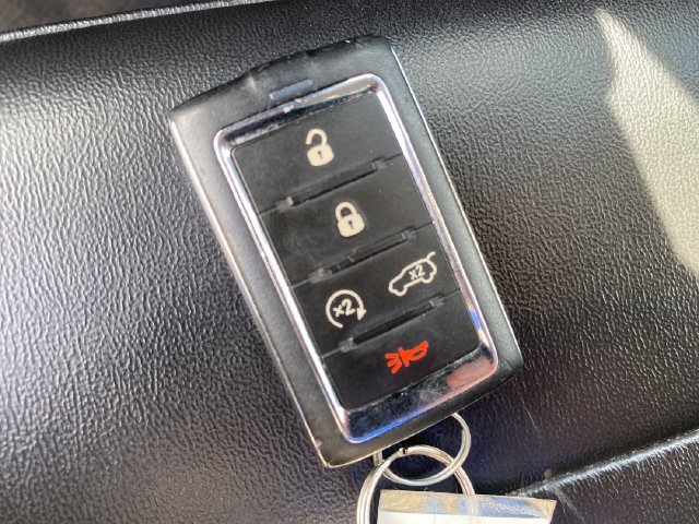 Used 2023 Jeep Grand Cherokee Limited AWD/4WD image 25