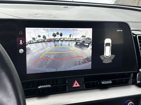 Used 2023 Kia Sportage EX FWD image 21