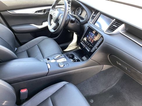 Certified 2025 INFINITI QX50 Luxe AWD/4WD image 9