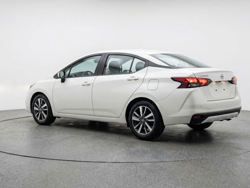 Used 2025 Nissan Versa SV image 6