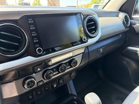 Certified 2022 Toyota Tacoma SR5 AWD/4WD image 19
