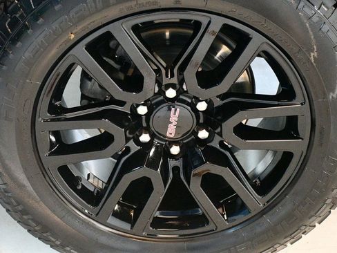 Used 2022 GMC Sierra 1500 Elevation image 23