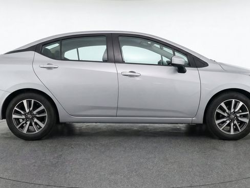 Used 2025 Nissan Versa SV FWD image 11