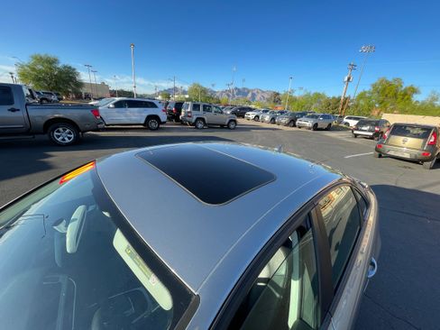 Used 2010 Audi A4 2.0T Premium image 10