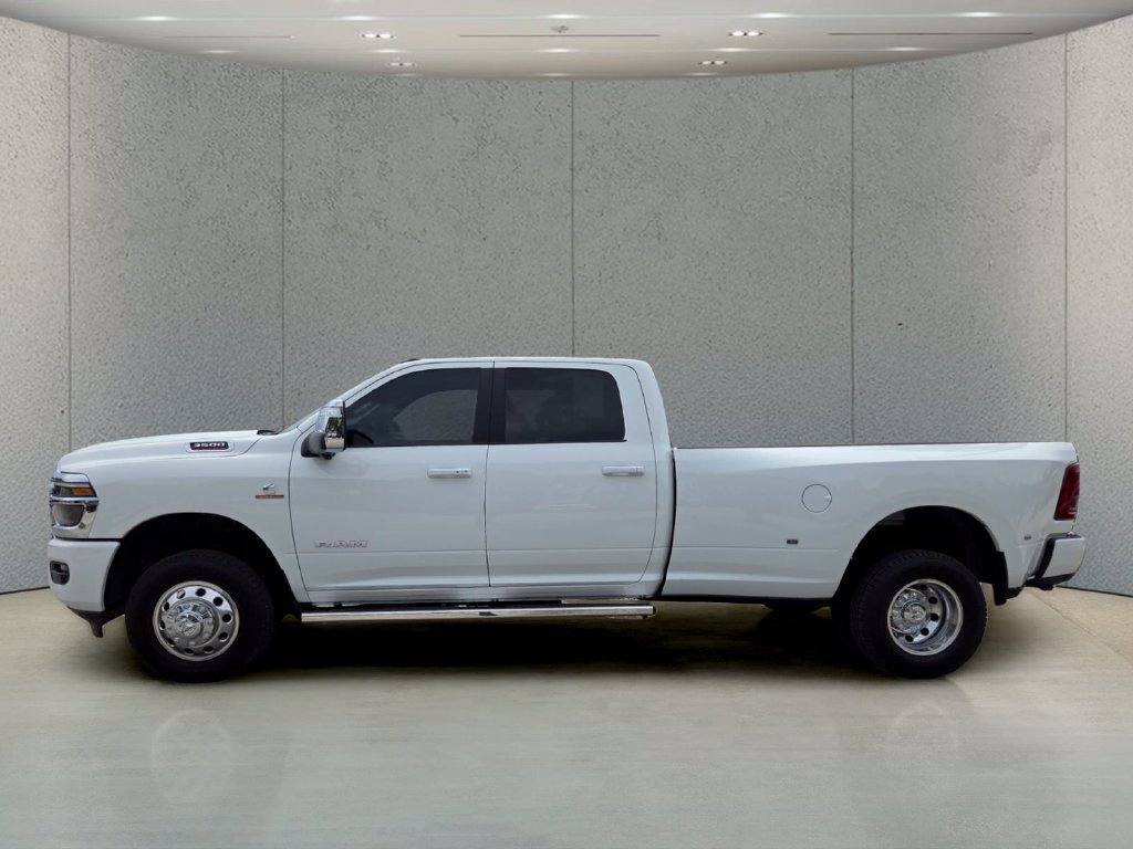 Used 2026 RAM 3500 Laramie w/ Towing Technology Group AWD/4WD image 11