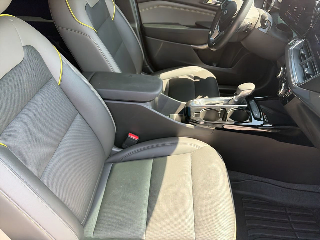 Used 2025 Chevrolet Trax ACTIV w/ Sunroof Package FWD image 8