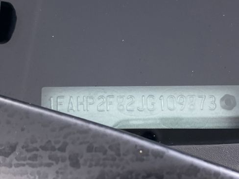 Used 2018 Ford Taurus Limited w/ Driver Assist Package image 16