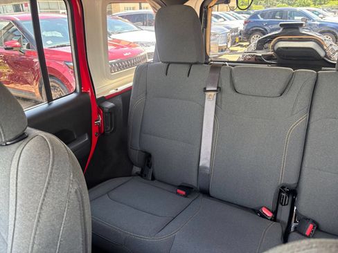 Used 2025 Jeep Wrangler Unlimited Sport AWD/4WD image 36