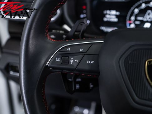 Used 2022 Lamborghini Urus AWD/4WD image 38