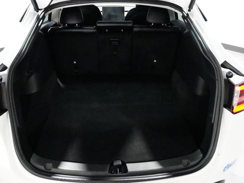 Used 2021 Tesla Model Y Long Range image 17