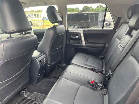 Used 2019 Toyota 4Runner SR5 AWD/4WD image 10