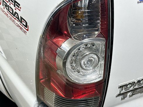 Used 2013 Toyota Tacoma 4x4 Access Cab V6 image 29