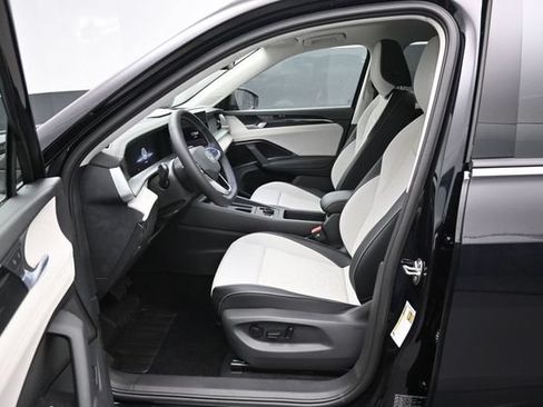 New 2026 Volkswagen Tiguan SE AWD/4WD image 9